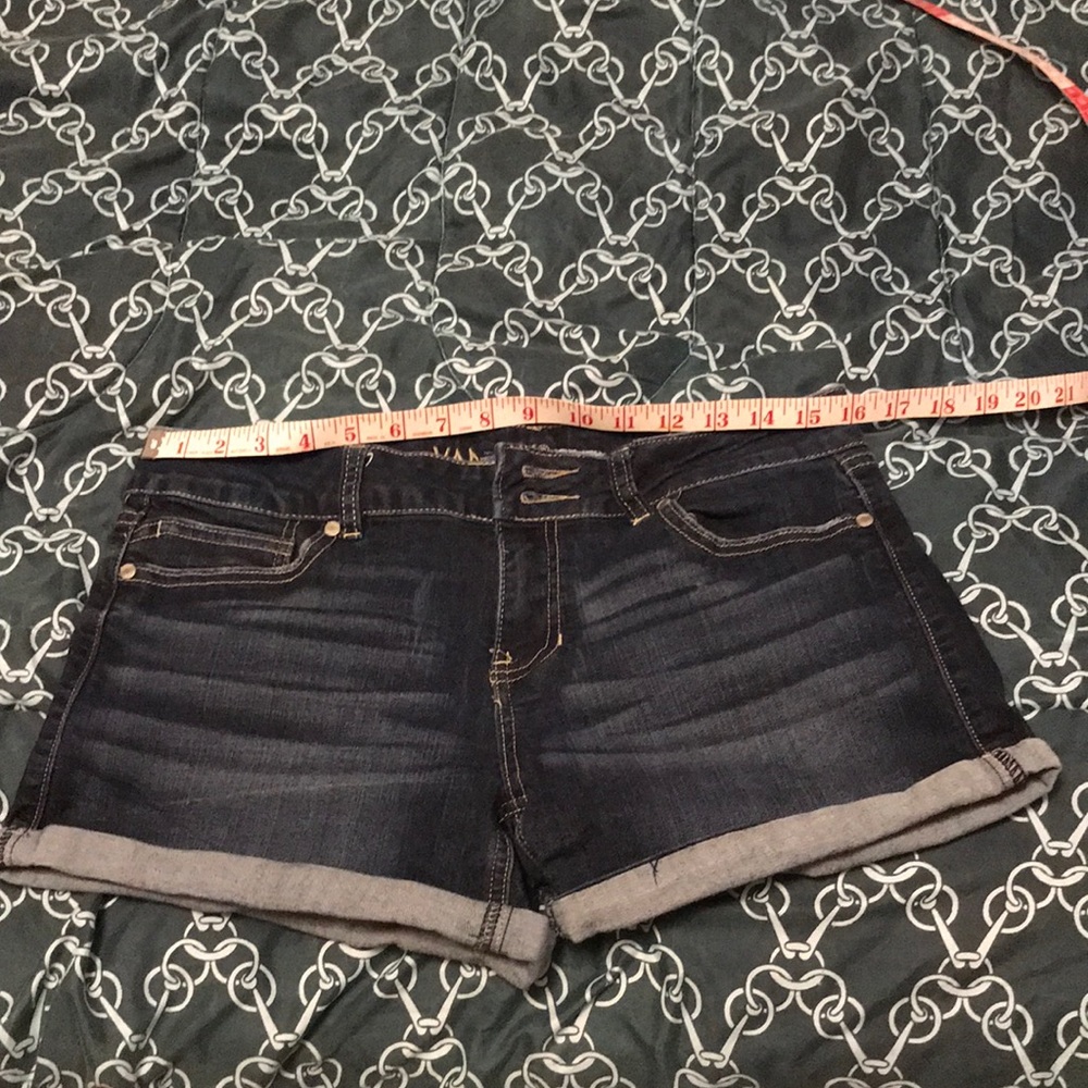 Vanity size 29 shorts